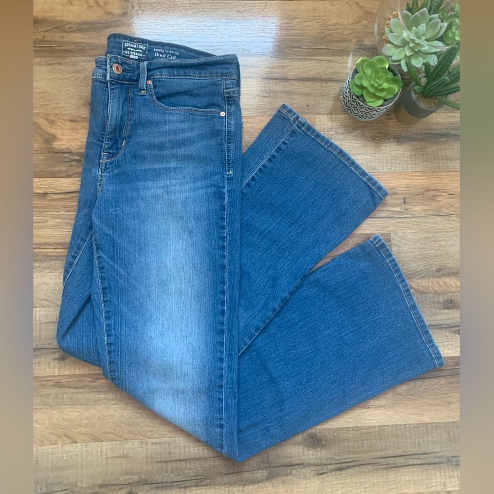 Levi Strauss  Gold  Totally Shaping Bootcut Jeans